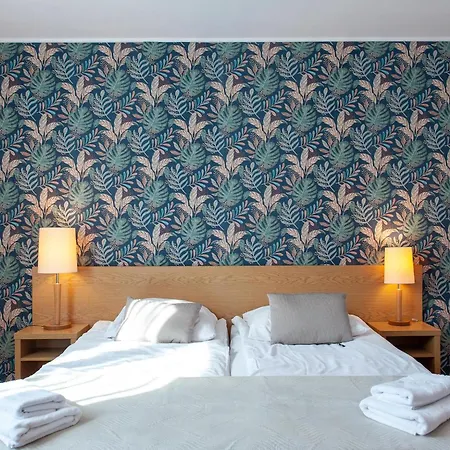 לינה וארוחת בוקר Kapitol *