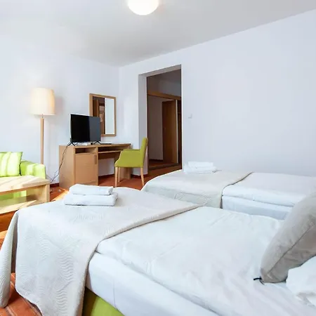 Kapitol * גריפיצה