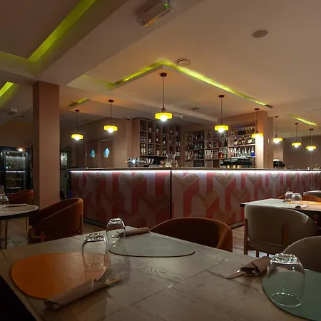 Kapitol לינה וארוחת בוקר